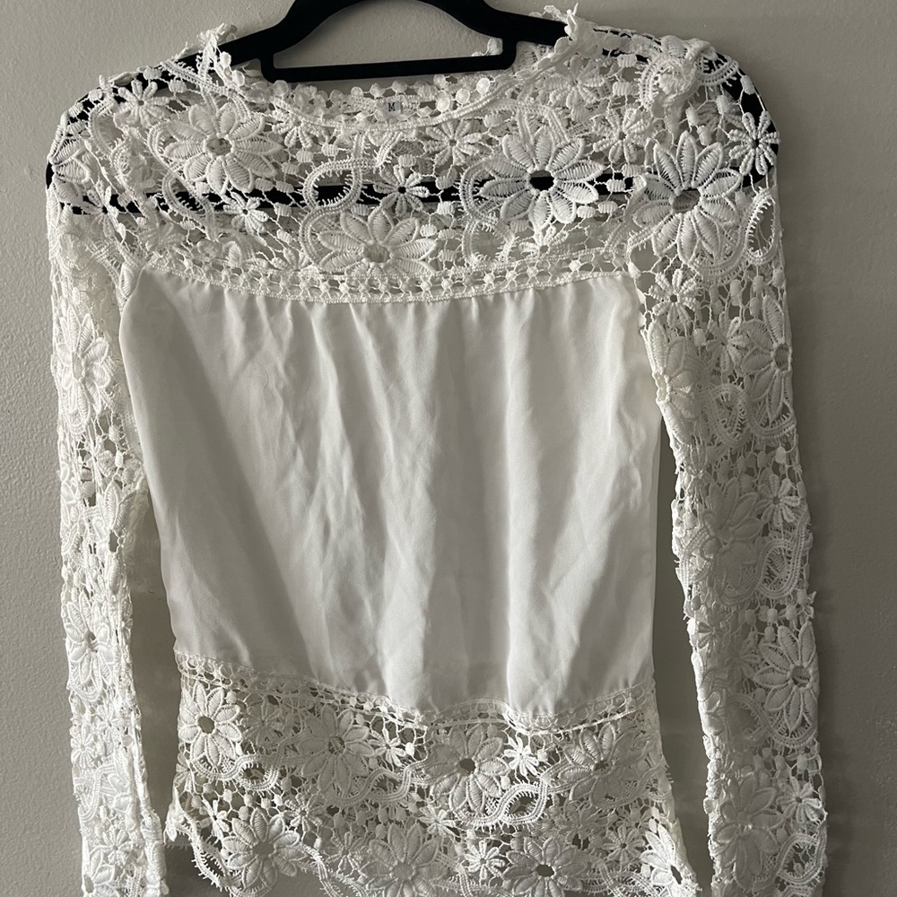 Sheer lace medium blouse - Picture 3 of 7